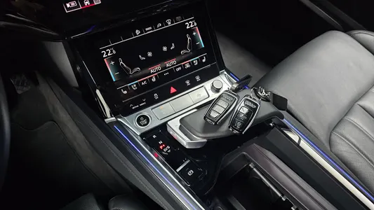 Audi e- 55 2022 8