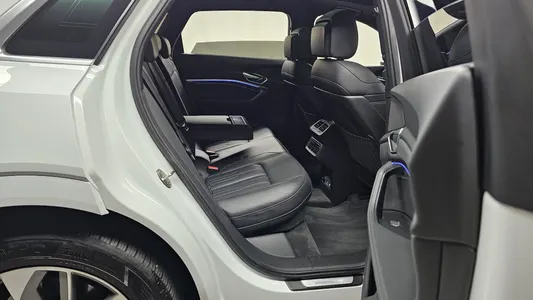 Audi e- 55 2022 10