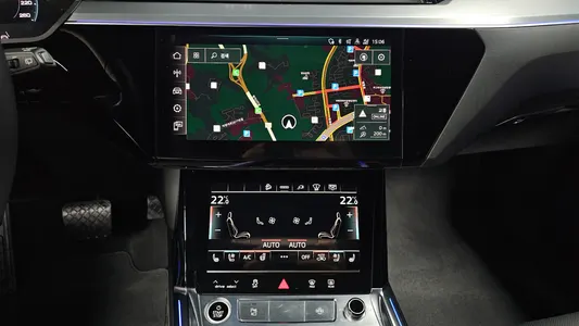 Audi e- 55 2022 11