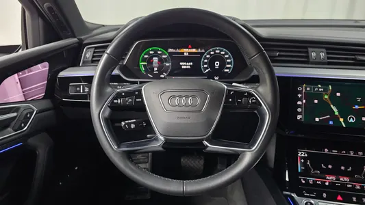 Audi e- 55 2022 12
