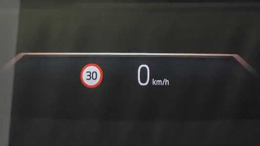BMW 5 Series (G60) 520i M 2025 18