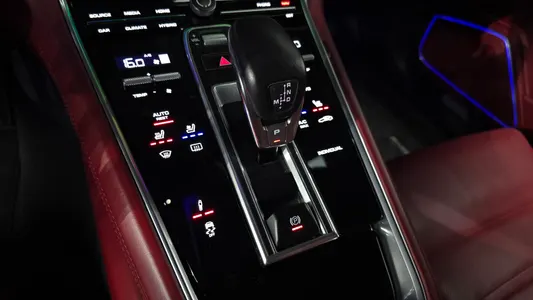 Porsche (971) 2.9 AWD E- 2018 9