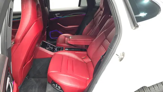 Porsche (971) 2.9 AWD E- 2018 11