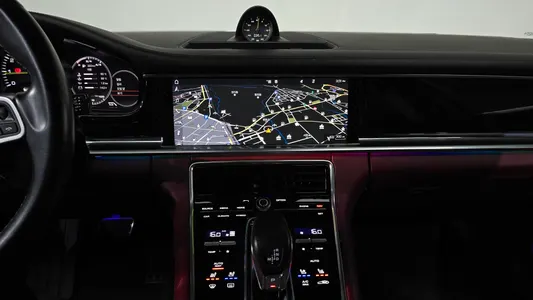 Porsche (971) 2.9 AWD E- 2018 12