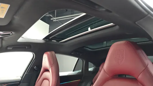 Porsche (971) 2.9 AWD E- 2018 16