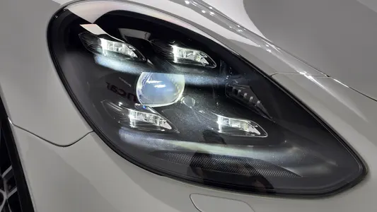 Porsche (971) 2.9 AWD E- 2018 22