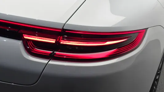 Porsche (971) 2.9 AWD E- 2018 23