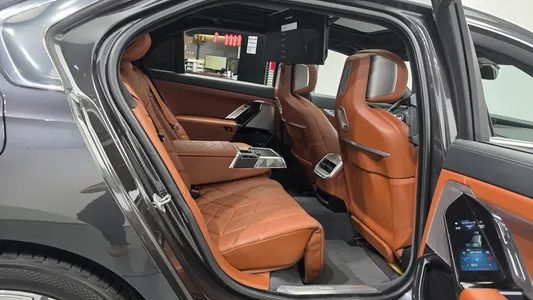 BMW 7 Series (G70) 740i sDrive 2023 11