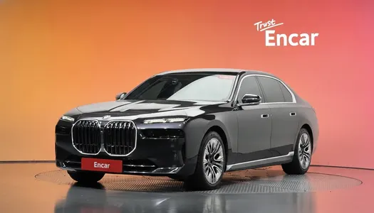 BMW 7 Series (G70) 740i sDrive 2023 20