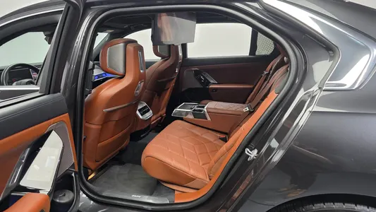 BMW 7 Series (G70) 740i sDrive 2023 26