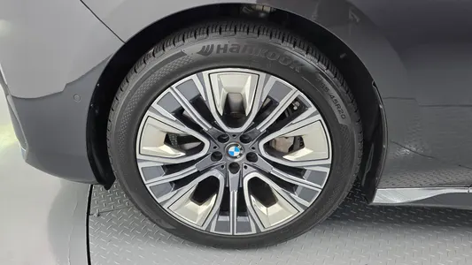 BMW 7 Series (G70) 740i sDrive 2023 21