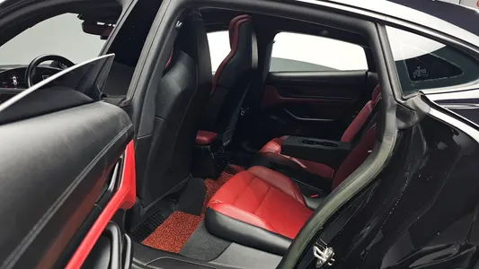 Porsche 타이칸 2023 10