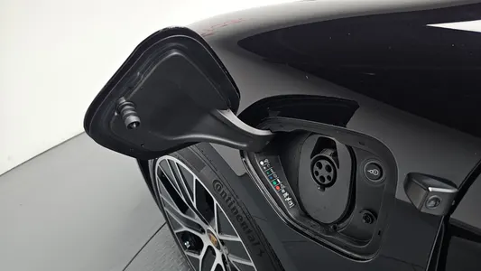 Porsche 타이칸 2023 15