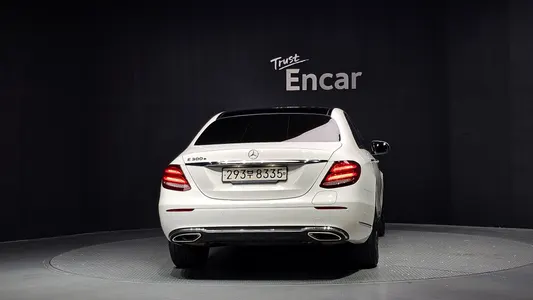 Mercedes-Benz E-Class W213 E300e 2019 4