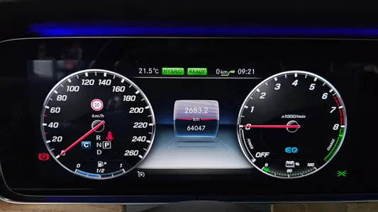 Mercedes-Benz E-Class W213 E300e 2019 8
