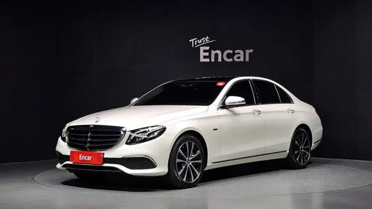 Mercedes-Benz E-Class W213 E300e 2019