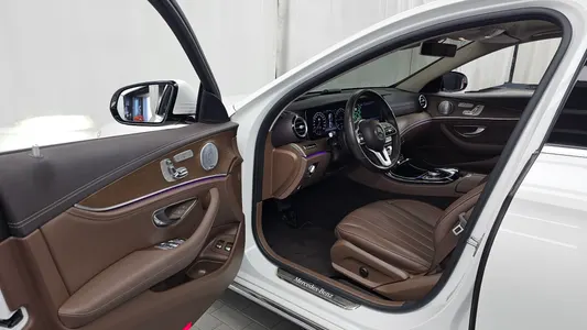 Mercedes-Benz E-Class W213 E300e 2019 10