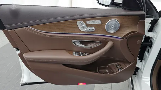 Mercedes-Benz E-Class W213 E300e 2019 24