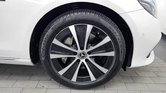 Mercedes-Benz E-Class W213 E300e 2019 21