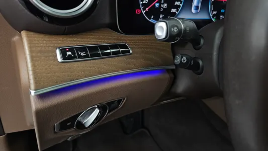 Mercedes-Benz E-Class W213 E300e 2019 27