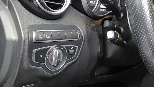 Mercedes-Benz C-Class W205 C200 2018 15