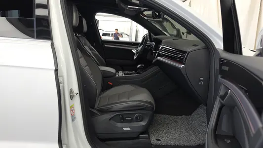 Volkswagen 3 3.0 TDI R-Line 2023 11