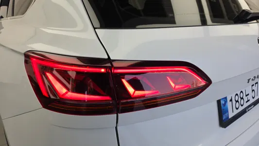 Volkswagen 3 3.0 TDI R-Line 2023 23
