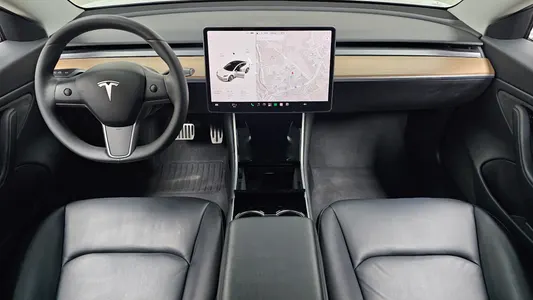 Tesla 3 AWD 2020 7