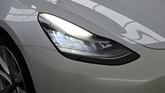 Tesla 3 AWD 2020 22