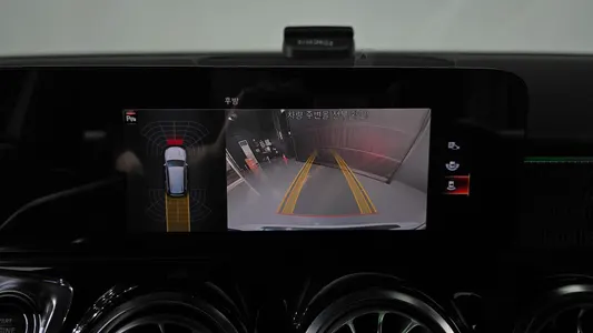 Mercedes-Benz GLB-Class X247 GLB220 2021 14