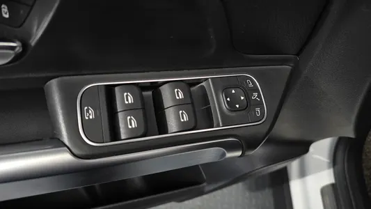 Mercedes-Benz GLB-Class X247 GLB220 2021 29