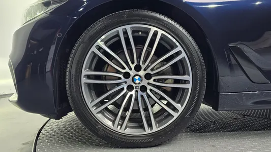 BMW 5 Series (G30) 520d M 2020 4