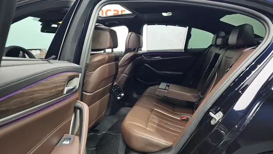 BMW 5 Series (G30) 520d M 2020 11