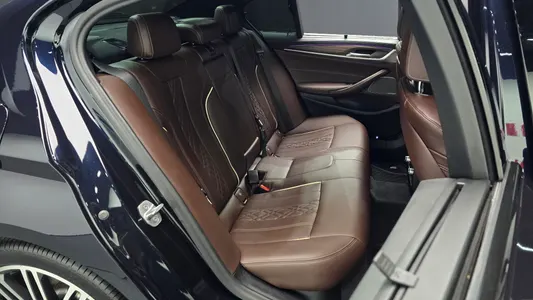 BMW 5 Series (G30) 520d M 2020 26