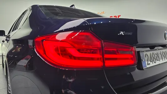BMW 5 Series (G30) 520d M 2020 23