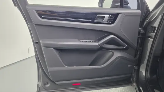 Porsche (PO536) 3.0 2019 24