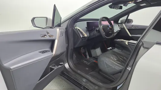 BMW iX xDrive50 2022 10