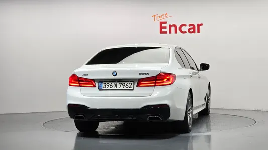 BMW 5 Series (G30) 530i xDrive M 2017 4