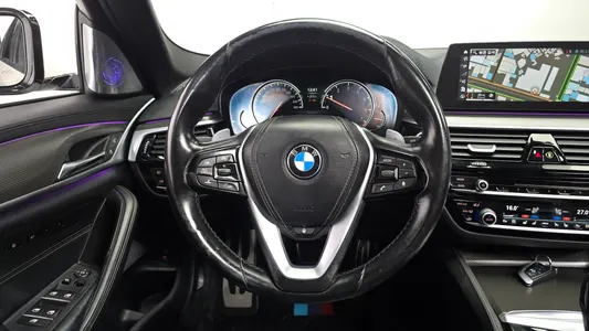 BMW 5 Series (G30) 530i xDrive M 2017 12