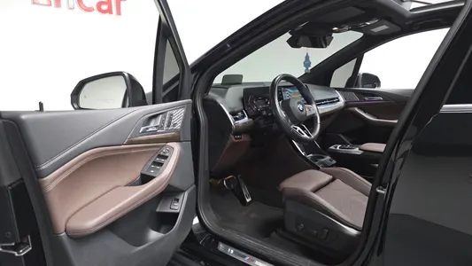 BMW 2 Series Tourer (U06) 220i M 2023 9