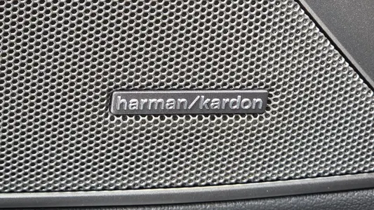 BMW 3 Series (G20) 320i M 2026 13