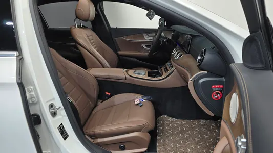 Mercedes-Benz E-Class W213 E220d 4MATIC 2023 26