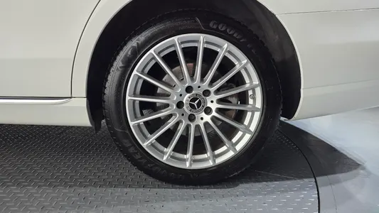 Mercedes-Benz E-Class W213 E220d 4MATIC 2023 21