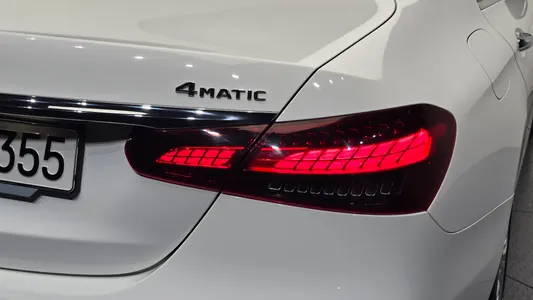Mercedes-Benz E-Class W213 E220d 4MATIC 2023 23