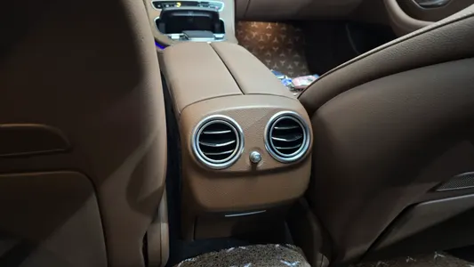 Mercedes-Benz E-Class W213 E220d 4MATIC 2023 30