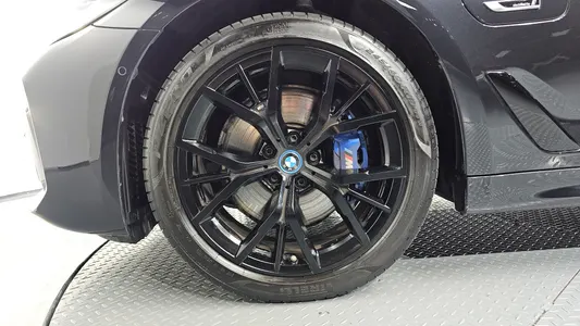 BMW 5 Series (G30) 530e M 2023 4