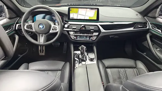 BMW 5 Series (G30) 530e M 2023 6