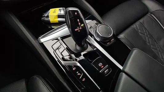 BMW 5 Series (G30) 530e M 2023 8