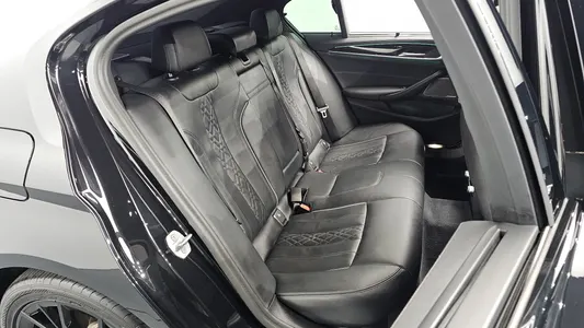 BMW 5 Series (G30) 530e M 2023 10