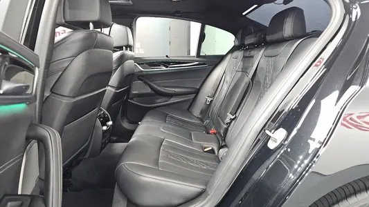 BMW 5 Series (G30) 530e M 2023 11
